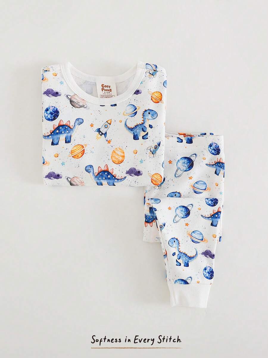Cozy Pixies Zweiteiliges Pyjama-Set für Jungen mit Cartoon-Tierprint, weichem Strickoberteil mit Rundhalsausschnitt und langen Ärmeln sowie elastischer Hose. Das Set besteht aus einem kuscheligen Baby-Schlafanzug mit langen Ärmeln, einem Baby-Schlafanzug-Set, einem Kleinkind-Schlafanzug-Set und einem Outfit mit Dinosaurierprint.