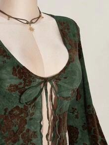 SHEIN ICON Women's Plus Size Sexy Autumn And Winter Millennial Style Y2K Bohemian Style Green Background Brown Flower Flocking Fabric Front Center Tie Trumpet Sleeves Pointed Hem Slim Fit Top