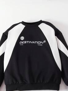 男童休闲字母印花拼色圆领卫衣，适合秋冬季