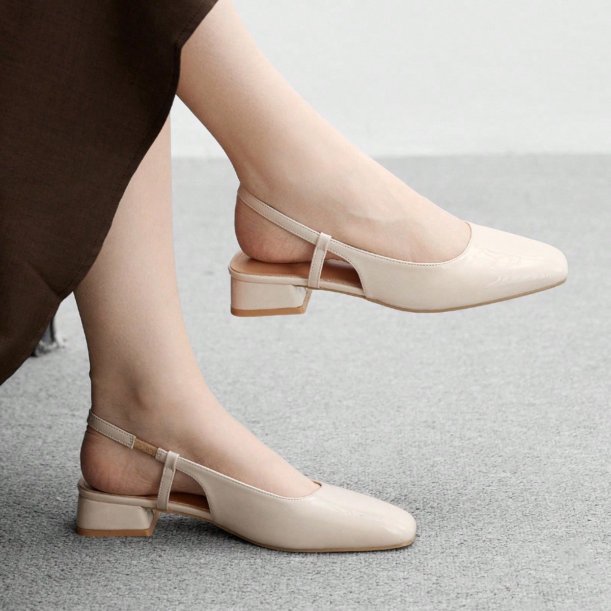 Bailarinas de tacón bajo y bloque redondo beige versátiles para uso diario, cómodas para el trabajo y el ocio