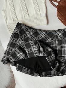 Comfortcana Plus Size Brown Plaid Mini Skirt, Suitable For Music Festivals - Black and White - View 5