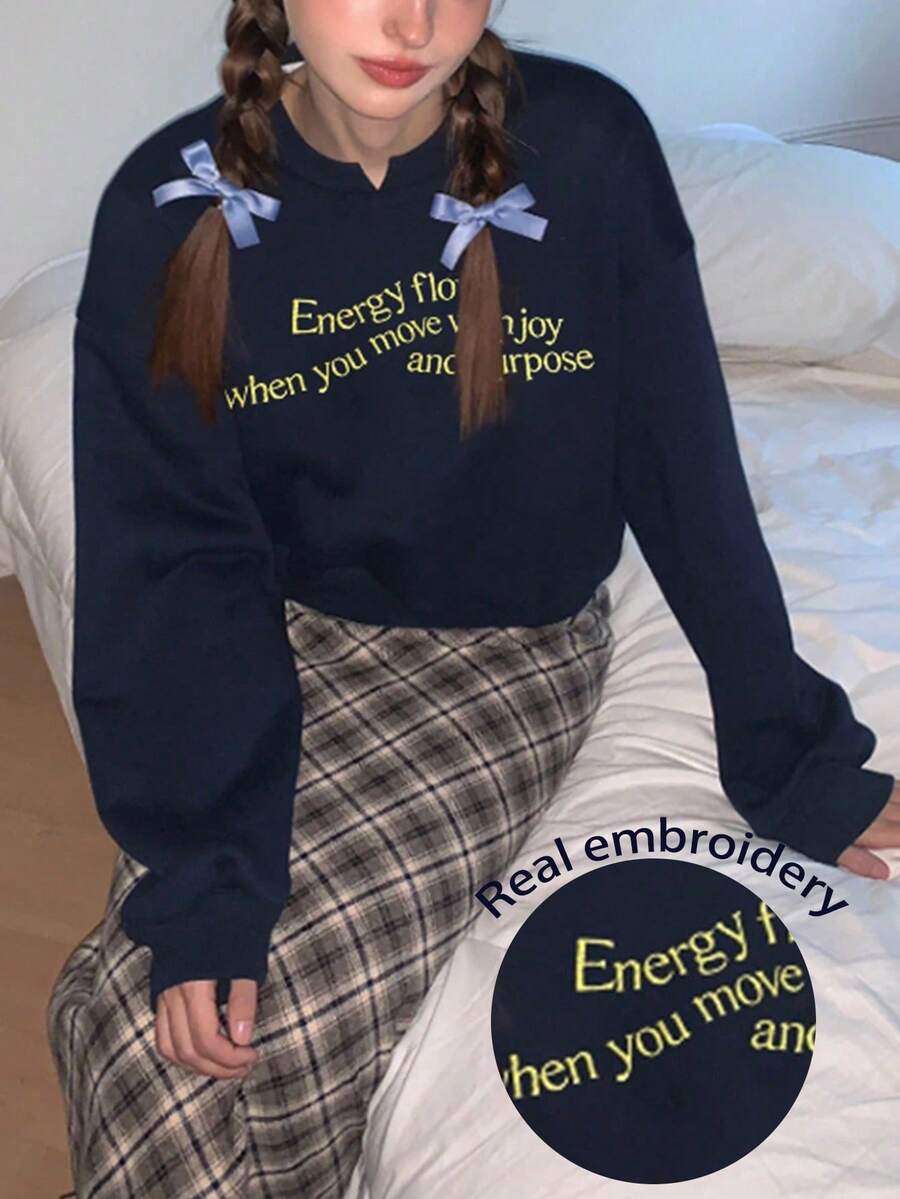 Jouncy 女式复古美式字母刺绣V领落肩运动衫 - 藏蓝色 - 查看 1