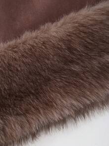 EgrlEra 女士时尚性感棕色绒面革抹胸上衣和人造毛皮饰边迷你裙两件套，适合派对和约会 - 棕色 - 查看 4