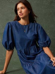 WESTFADE 泡泡袖不对称层叠牛仔中长连衣裙，适合女牛仔风格，可爱秋季波西米亚风装扮，乡村西部风情 - 中等水洗藍 - 查看 4