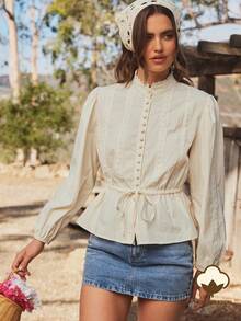 WESTFADE Áo sơ mi peplum xếp nếp cổ bẻ 100% cotton & lỗ khoét hình vỏ sò, thắt nơ phía trước, tay bồng dài, viền ren, ôm sát, xòe, dễ thương cho nữ, mùa thu, mùa đông, phong cách Boho, hòa nhạc đồng quê, trang phục miền Tây - Màu be - Xem 4