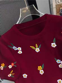 Resyla Plus Size Women's Floral Embroidered Round Neck T-Shirt, Summer - Red - View 4