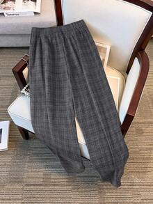 SHEIN Tall CURVE Pantalones rectos a cuadros de talla grande, de moda para la temporada de regreso a clases, versátiles y estilizadores para uso diario, otoño/invierno