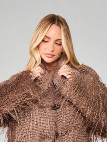 MISSGUIDED Luxurious Fluffy Faux Fur Cropped Winter Coat With Toggle Closures And High Collar For Cold Weather Layering - Brown - View 5