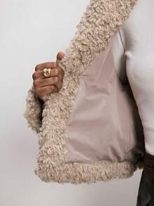 ATUI Studio Cappotto in pelliccia finta con bottoni frontali, maniche lunghe, colore unito, adatto per autunno/inverno, San Valentino - Cachi - Visualizzare 6