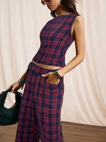 Easelle Bộ 2 món áo crop top không tay kẻ caro du mục cổ điển kèm thắt lưng kim loại và quần ống rộng cho nữ - Đỏ - Xem 6