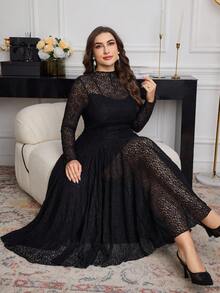 Modelyn Vestido elegante, minimalista y romántico de manga larga con encaje y ajustado para tallas grandes - Negro - Ver 5