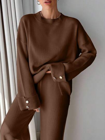 SHEIN Completo di maglione e pantaloni con dettagli a bottoni per donna