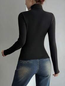 Livesso Áo thun nữ cổ lọ màu trơn dáng ôm, áo dài tay mùa thu - màu đen - Xem 2