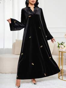 Al Najma V领刺绣天鹅绒优雅连衣裙，精致魅力 - 黑色 - 查看 5