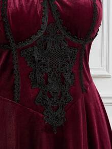 ROMWE Christmas Plus Size Solid Color Vintage Romantic Gothic Lace Design Velvet Dress - Burgundy - View 5