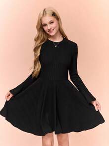 SHEIN 少女优雅黑色连衣裙，腰部收拢，下摆呈喇叭形，圆领喇叭袖设计，适合参加派对，可搭配夹克、外套、风衣等叠穿。 - 黑色 - 查看 3