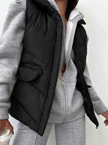 RueChic Túi có nắp Dây kéo Áo khoác Vest Puffer - màu đen - Xem 3