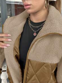 RueChic 女士夹棉大衣，采用泰迪熊面料拼接，钻石形针脚线 - 棕色 - 查看 8