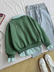 青少年女孩运动衫，休闲学院风百搭，二合一运动衫衬衫领数字和字母印花豹纹宽松版型 - 墨綠色 - 查看 2