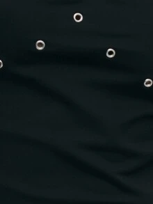 TypaGal 这款前卫的黑色紧身胸衣饰有银色铆钉，并采用尖头下摆设计，打造出引人注目的轮廓。这款黑色上衣非常适合搭配牛仔裤或裙子，为您的夜间外出造型增添大胆、现代的气息。 - 黑色 - 查看 6