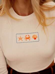 WESTFADE Seashell, Crab, & Starfish Graphic Print Rib Knit Crew Neck Cropped Long Sleeve Shrunken Baby T-Shirt Cute Fall Top, Western Wear For Women, Autumn, Winter, Boho, Casual, Coastal Cowgirl, Nashville Country - White - View 4