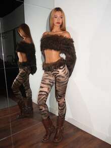 EgrlEra 1套女式人造毛皮露肩长袖短款上衣和斑马纹裤子 - 彩色 - 查看 6