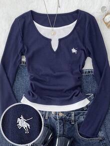 Tween 女童海军蓝和白色拼接腰部褶饰贴身小徽标图案长袖针织休闲 T 恤