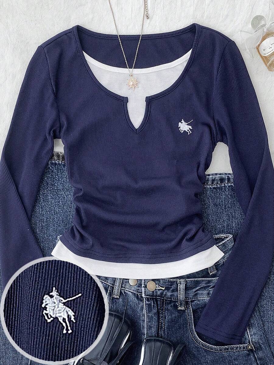 Tween 女童海军蓝和白色拼接腰部褶饰贴身小徽标图案长袖针织休闲 T 恤