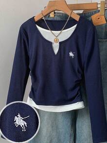 Tween 女童海军蓝和白色拼接腰部褶饰贴身小徽标图案长袖针织休闲 T 恤