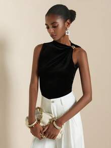 SHEIN Veneréa Blusa asimétrica de mujer de unicolor de terciopelo + hebilla de metal