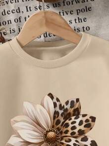 SHEIN Playful Pals 年轻女孩的花卉印花圆领舒适长袖运动衫，适合秋冬季，轻盈舒适，秋季分层单品，时尚休闲装，平面设计，返校季，户外野餐，街头摄影，家居，校园，节日，礼物 - 杏色 - 查看 6