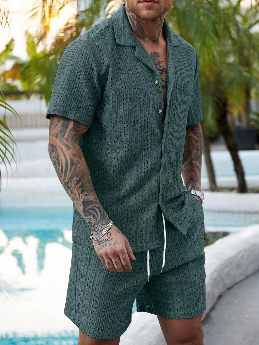 VENTUSAIL Bộ 2 áo sơ mi cài nút khoét lỗ và quần short màu trơn cho nam, trang phục thường ngày cho chồng khi đi nghỉ, thích hợp cho kỳ nghỉ, bãi biển, giải trí hàng ngày, trang phục mùa hè - Màu xanh lá cây đậm - Xem 1