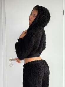 EgrlEra Fashionable Sexy Patchwork Faux Fur Hooded Cropped Jacket - Black - View 2