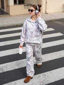 2pcs/Set Tween Girls Letter Print Hoodie Sweatshirt + Green Cargo Pants Casual Street Style Outfit, Autumn/Winter - Light Grey - View 1