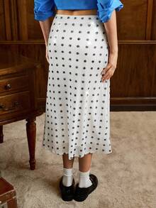 SHEIN X Scot Louie Muvela Chân váy chấm bi đính sequin dáng lửng cạp thấp dành cho nữ, phong cách thanh lịch cổ điển phù hợp với môi trường công sở thành thị. - Đen và trắng - Xem 3