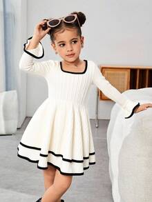 SHEIN Emery Rose Kids Váy dài tay Y2K cổ vuông tay loe màu trơn cho bé gái, mặc hàng ngày vào mùa xuân và mùa thu, váy ôm sát có viền đèn lồng dệt, váy dài tay thanh lịch có quần short bên trong, phù hợp cho mùa thu và mùa đông, màu đỏ cho Giáng sinh, mặc dự tiệc, mặc hàng ngày đến trường, váy sinh nhật, váy công chúa, váy đôi cho mẹ và con gái và chị em gái, váy len, màu trắng cho Giáng sinh. - Đen và trắng - Xem 9