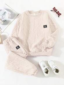 SHEIN 2 件女童休闲标语补丁图案圆领运动衫和运动裤，秋冬家庭装妈妈和我（3 套单独出售） - 米色 - 查看 3