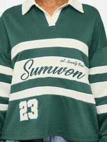 SUMWON WOMEN 超大号橄榄球 Polo 衫长袖条纹校队上衣，撞色领口和字母印花 - 墨綠色 - 查看 5