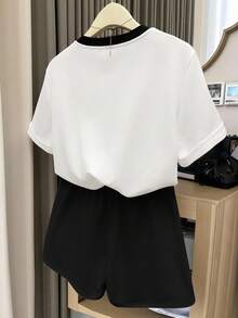 GlowEve 女士时尚休闲运动风刺绣撞色条纹圆领宽松T恤和高腰抽绳斜口袋宽松休闲运动短裤2件套 - 黑與白 - 查看 2