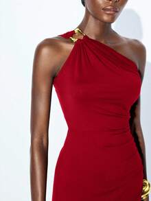Maija 2025秋冬新款红色斜肩褶饰修身中长连衣裙，现代优雅都市浪漫端庄精致复古风格，适合婚礼嘉宾、生日、万圣节、商务休闲、约会、派对、圣诞节、新年 - 紅色 - 查看 3