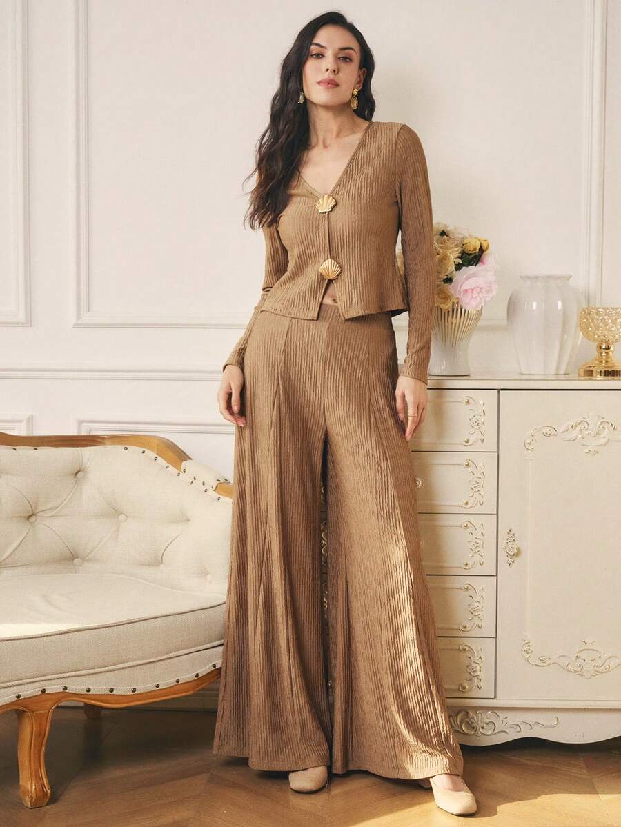 Penseblé 女式两件套针织套装,金属纽扣装饰上衣,长腿裤 - 卡其色 - 查看 1