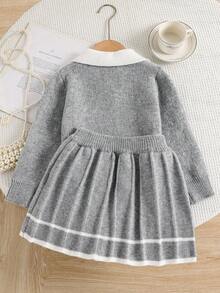 SHEIN Playful Pals 2 件女童针织冬季套装，可爱刺绣兔子装饰长袖毛衣 + 针织裙，V 领套头衫，优雅休闲风格，适合秋冬 - 灰色 - 查看 2