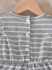 SHEIN Baby Girls Adorable Grey Striped Romper With Red Heart Embroidery Round Neck Ruffle Flounce Sleeves And Short Length Polyester Outfit - Grey - View 5