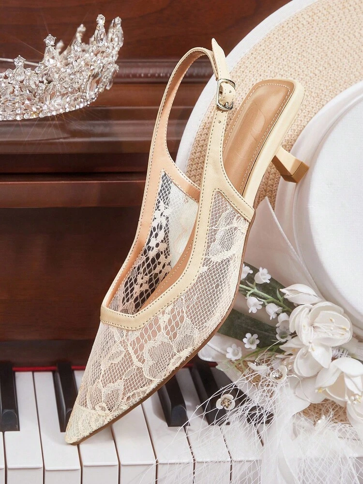 CUCCOO HITCHD Zapatos de tacón elegantes y románticos para mujer con puntera puntiaguda, tacón de gatito y bordado floral de encaje en color champán, adecuados para vestidos, bodas, fiestas, citas y ocasiones festivas como Halloween, Navidad, Acción de Gracias, cumpleaños y San Valentín