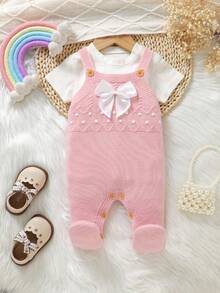 SHEIN 1 件新生儿粉色毛衣连体衣，配有可爱的蝴蝶结肩带，时尚简约连体裤 - 粉色 - 查看 5