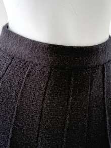 1. 纯色毛衣女秋冬懒人高端V领上衣斜肩百搭宽松运动字母提花针织套头衫+百搭休闲时尚百褶裙套装 - 彩色 - 查看 4