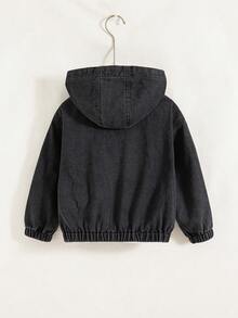 SHEIN 这款黑色长袖连帽拉链牛仔外套，适合小女孩日常穿着，也适合上学、聚会、度假等场合。经典的黑色金属拉链，弹性袖口和下摆，宽松版型，舒适自在。无论是上学、公园玩耍还是家庭聚会，都能让小公主成为众人瞩目的焦点。