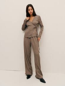 Nöista Dwurzędowa marynarka w kształcie pudełka z szerokimi rękawami i kieszeniami bocznymi; czyste linie i minimalistyczne detale tworzą elegancki wygląd, który doskonale sprawdza się jesienią i zimą, świetnie sprawdza się w szykownych stylizacjach na Halloween oraz jako element ubioru na kolacje świąteczne lub noworoczne spotkania. - Brązowy - Zobacz 9