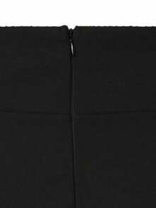 Rometta Plus Size Solid Color Button Decorated Pleated Mini Skirt