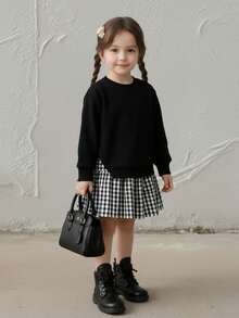 SHEIN 女童优雅黑白格子针织长袖连衣裙，秋冬格子女童两件套连衣裙，黑色两件套女童黑白连衣裙，秋冬女童两件套连衣裙，女童套装，格子裙，春秋法式连衣裙，秋冬女童连衣裙，女童格子裙，儿童黑色裙子，女童黑色长袖卫衣，适合上学穿着，女童黑色休闲卫衣上衣，适合儿童日常穿着，女童黑色蓬蓬裙